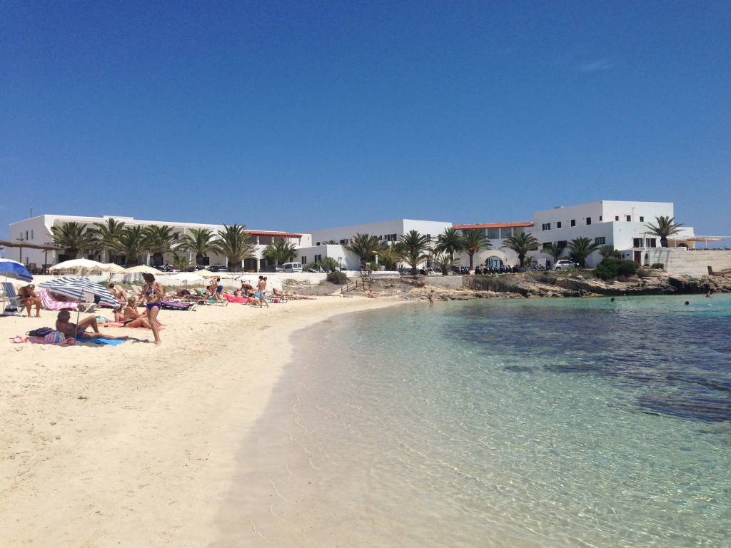 Una de las preciosas calas de nuestras islas mediterráneas.Foto Isabel Planelles